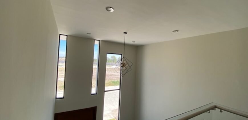 Casa Scorpio 310