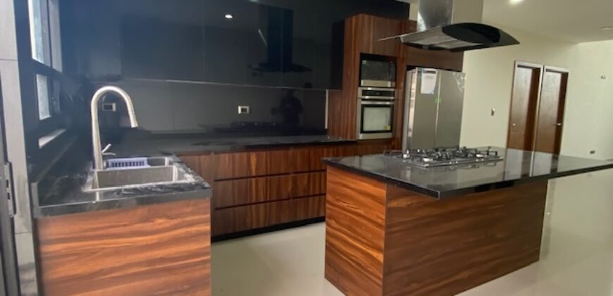 Casa Scorpio 310